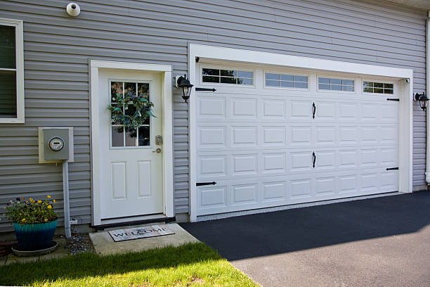 24/7 Emergency Garage Door Panel Replacement experts in Palestine, TX